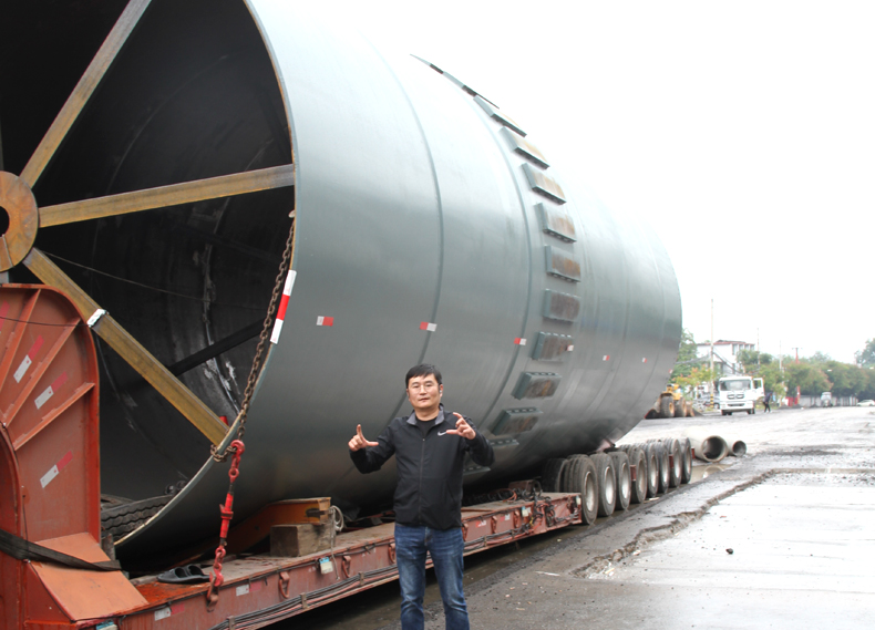 環(huán)球重工回轉(zhuǎn)窯發(fā)貨現(xiàn)場